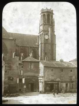 Place et tour de la collégiale Saint-Gengoult (Toul)